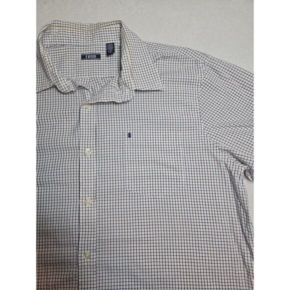 IZOD Shirt Men's Size XL Red White Blue Button Up Plaid Easy Care Short Sleeve - Picture 2 of 8